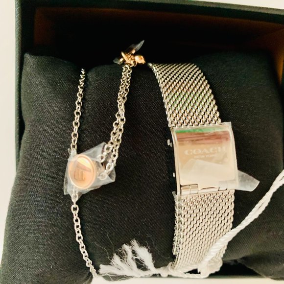 COACH WATCH AND BRACELET GIFT SET - Picture 3 of 9